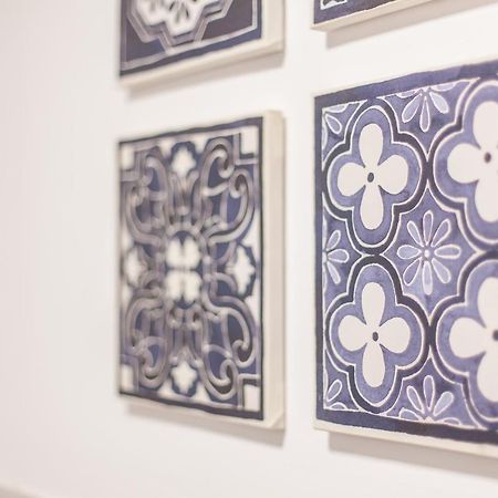 Tm Aparts Dortmund Zewnętrze zdjęcie Azulejos in the interior of the hotel