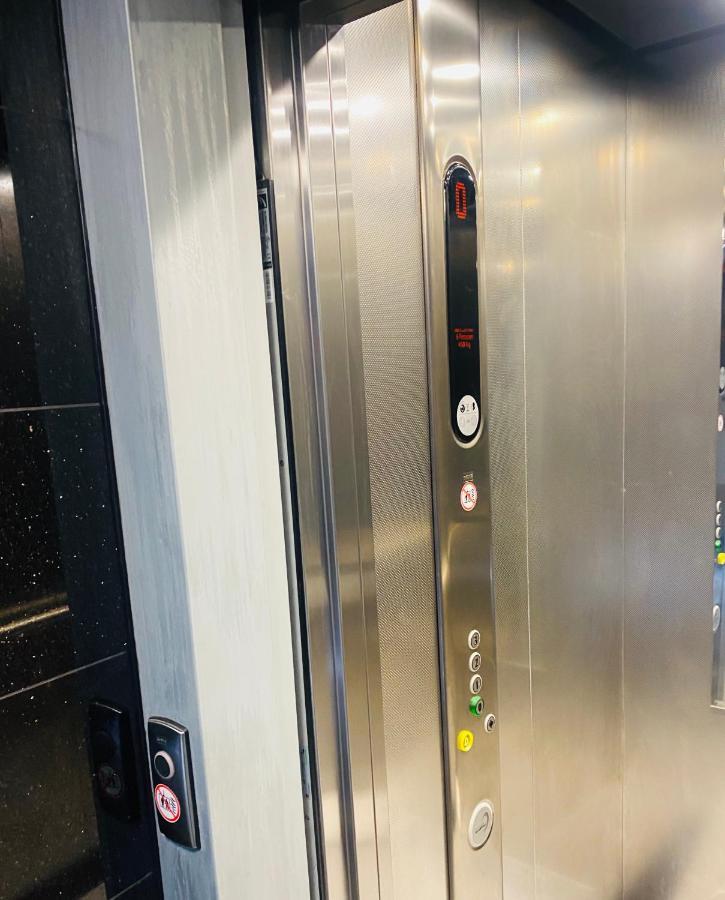 Tm Aparts Dortmund Zewnętrze zdjęcie A typical elevator
