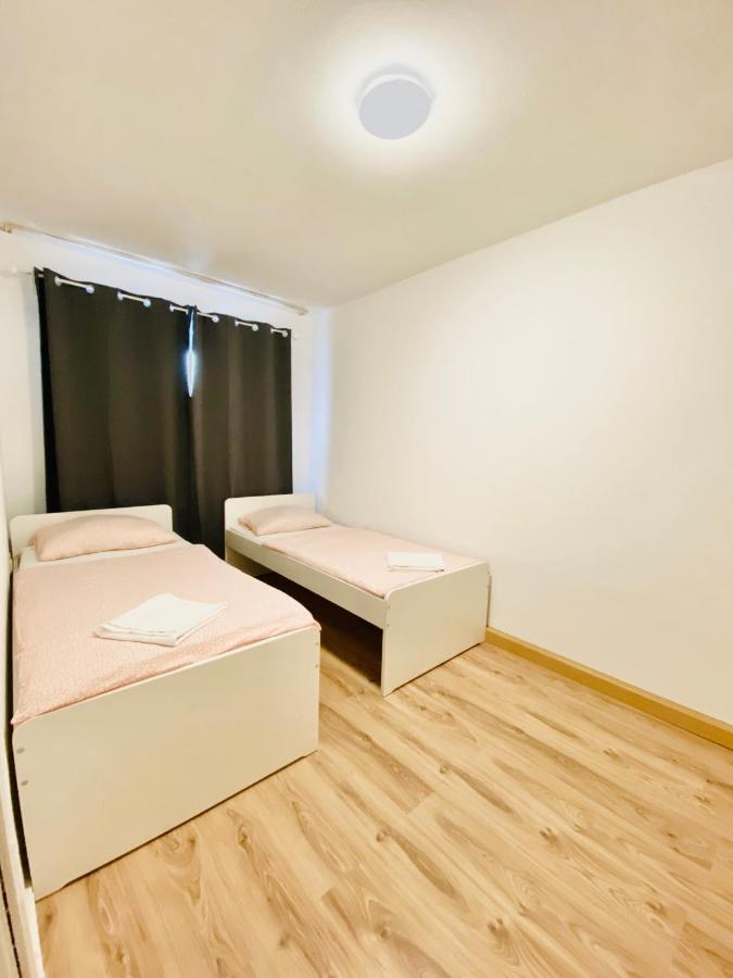 Tm Aparts Dortmund Zewnętrze zdjęcie A room at the hostel