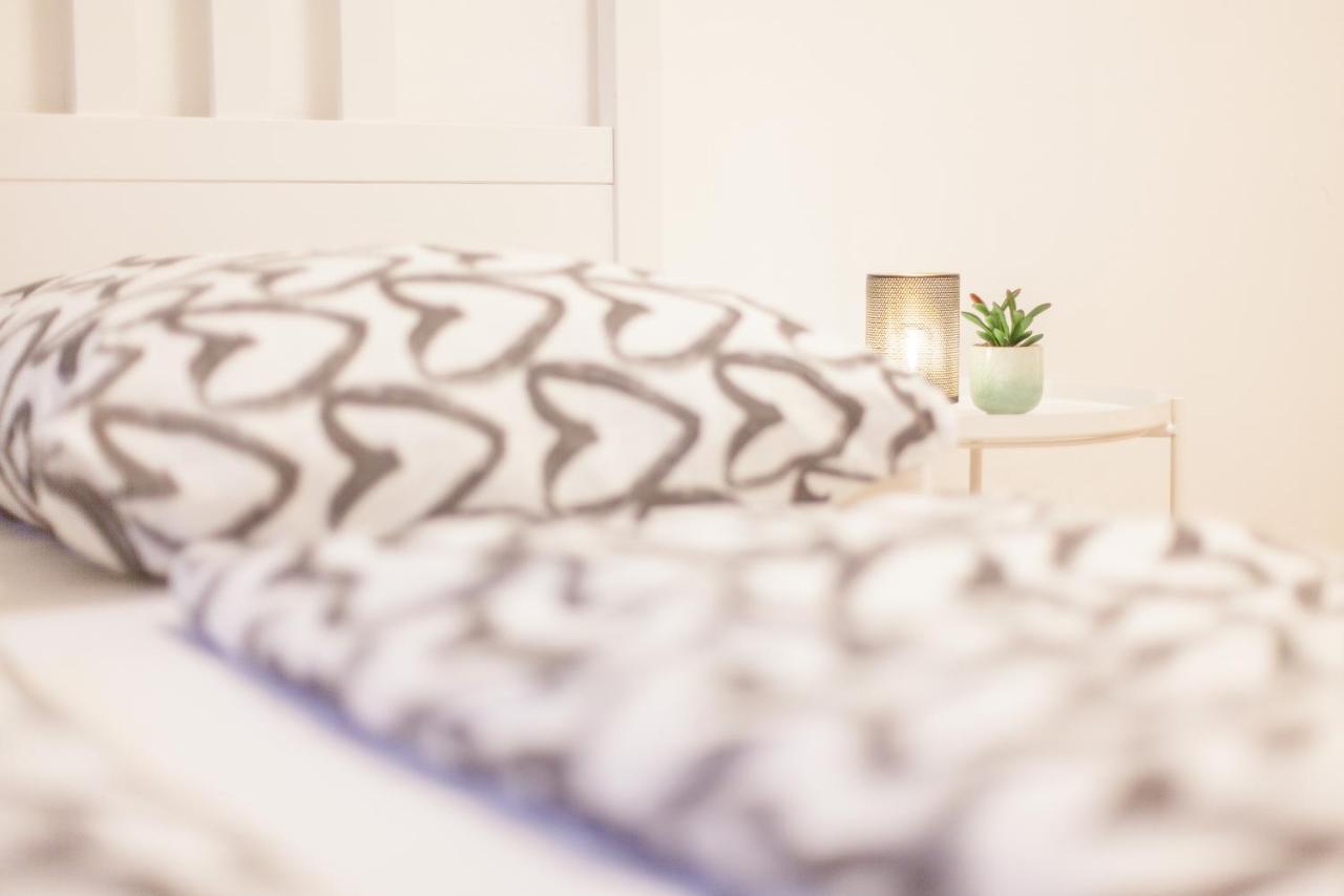 Tm Aparts Dortmund Zewnętrze zdjęcie A bed with a throw